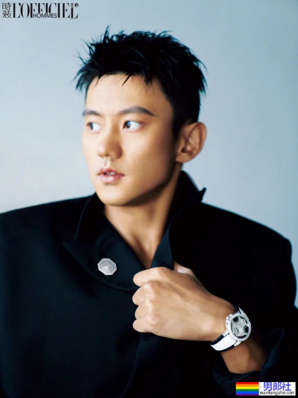 宁泽涛最新肌肉大片出炉！变身壮实的黑皮肌肉男腹毛旺盛 - 51虹马