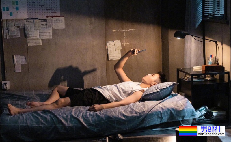 “公零天花板”翟子路秀汗湿的健身照，喉结太性感了！ - 51虹马