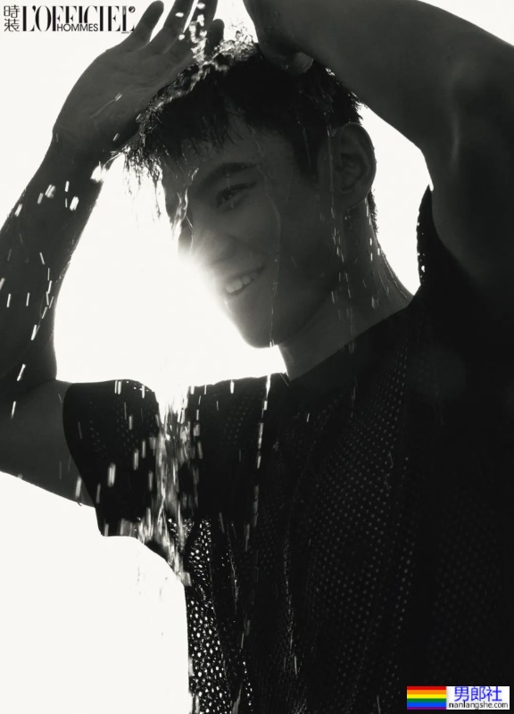 宁泽涛最新肌肉大片出炉！变身壮实的黑皮肌肉男腹毛旺盛 - 51虹马