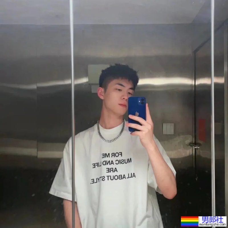 190cm的黑皮大D i or 小哥哥 - 51虹马