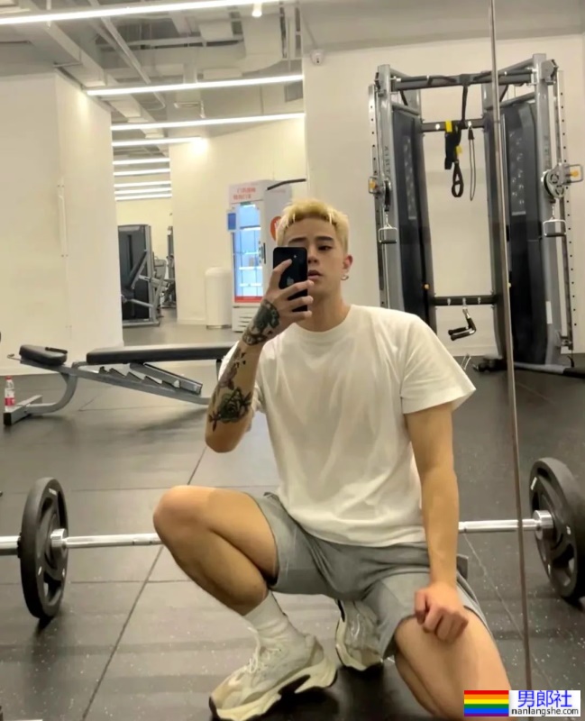 190cm的黑皮大D i or 小哥哥 - 51虹马