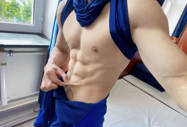 消防员楼道脱衣秀肌肉，八块腹肌的公狗腰太强！ - 51虹马