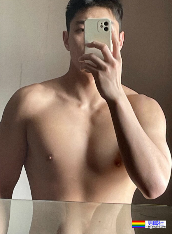 190cm武汉体院摔跤体育生,穿紧身衣让网友直呼老公! - 51虹马 190cm武汉体院摔跤体育生,穿紧身衣让网友直呼老公! - 51虹马