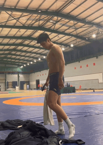 190cm武汉体院摔跤体育生,穿紧身衣让网友直呼老公! - 51虹马 190cm武汉体院摔跤体育生,穿紧身衣让网友直呼老公! - 51虹马