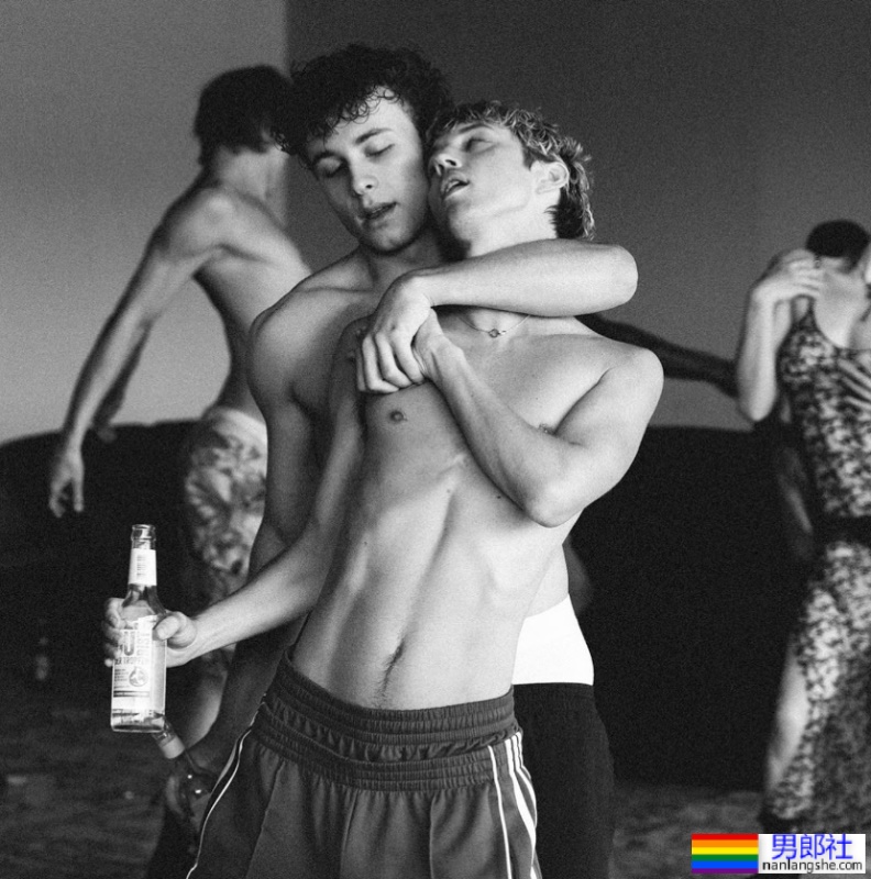 Troye Sivan《Rush》MV遭轰「缺乏身体多样性」！无奈发声：我对自己身材也很不安 - 51虹马