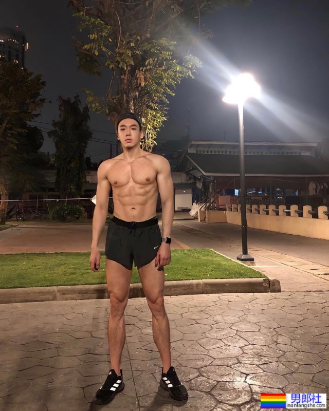 白皙鲜嫩的泰式椰奶肌:pete - 51虹马 白皙鲜嫩的泰式椰奶肌:pete - 51虹马