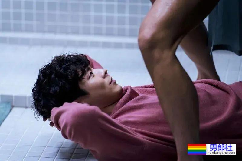 许光汉的屁股今天被看光了，网友直呼：这牺牲也太大了吧！ - 51虹马