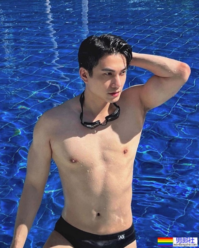 明星御用髮型设计师！没有防晒乳活不下去的男人：Jaime Sy - 51虹马