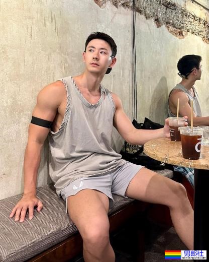 斯文又阳光的邻家男孩:Levin - 51虹马 斯文又阳光的邻家男孩:Levin - 51虹马