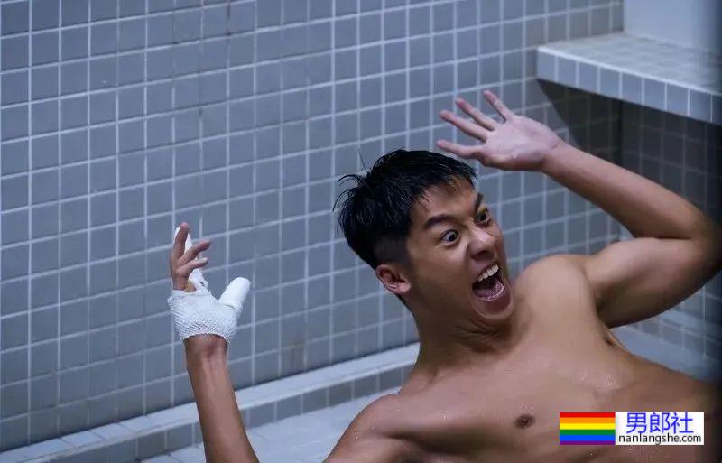 许光汉的屁股今天被看光了，网友直呼：这牺牲也太大了吧！ - 51虹马