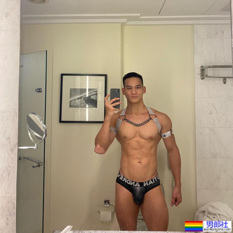 吃肉肉梦幻阵容！勐男网黄联手各国帅哥：Kenvin - 51虹马