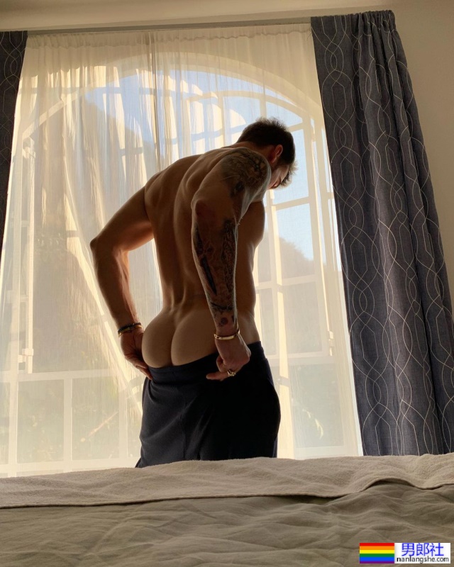 墨西哥电视剧小生下戏兼职 OnlyFans 秀大包! - 51虹马 墨西哥电视剧小生下戏兼职 OnlyFans 秀大包! - 51虹马