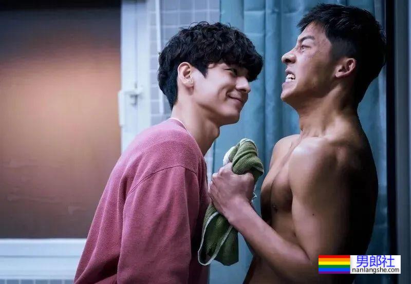 许光汉的屁股今天被看光了，网友直呼：这牺牲也太大了吧！ - 51虹马