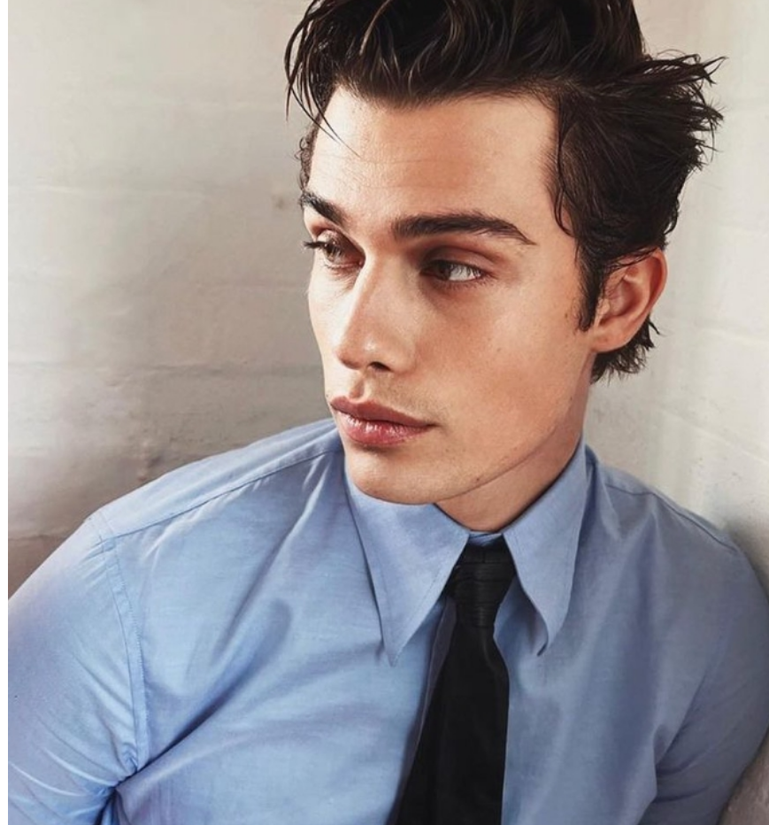 《王室绯闻守则》攻佔排行榜第一名！导演亲曝「亨利王子为何不接受PrEP」 - 51虹马