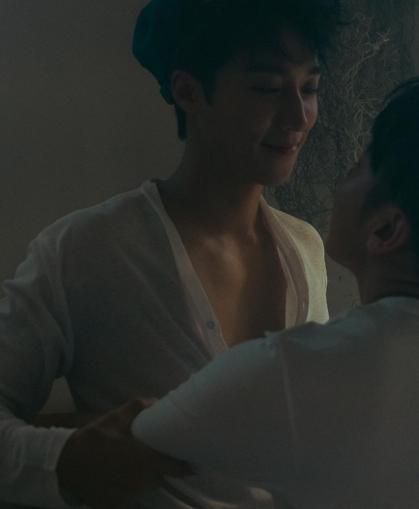 小赖新专辑 MV 泪吻卞庆华 卞赞：「被狼人杀耽误的演员。」 - 51虹马