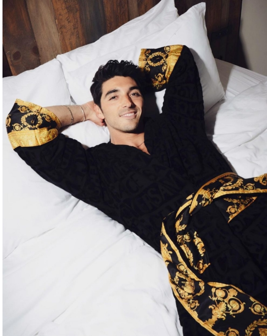 《王室绯闻守则》攻佔排行榜第一名！导演亲曝「亨利王子为何不接受PrEP」 - 51虹马