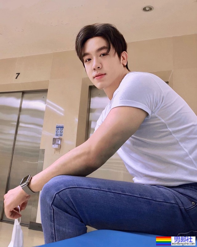 白皙鲜嫩的泰式椰奶肌:pete - 51虹马 白皙鲜嫩的泰式椰奶肌:pete - 51虹马