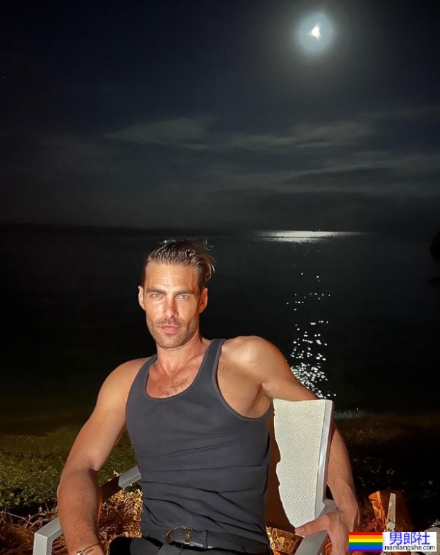 同性恋狼族竟是熊族的亚文化！盘点3位最对味的「模范狼」性感同志名人 - 51虹马