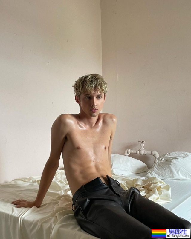 Troye Sivan《Rush》MV遭轰「缺乏身体多样性」！无奈发声：我对自己身材也很不安 - 51虹马