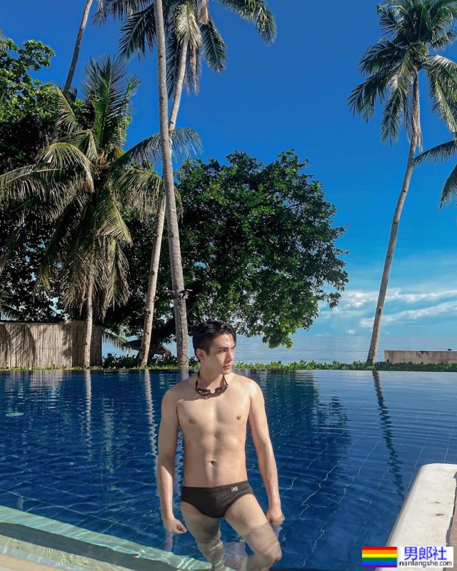 明星御用髮型设计师！没有防晒乳活不下去的男人：Jaime Sy - 51虹马