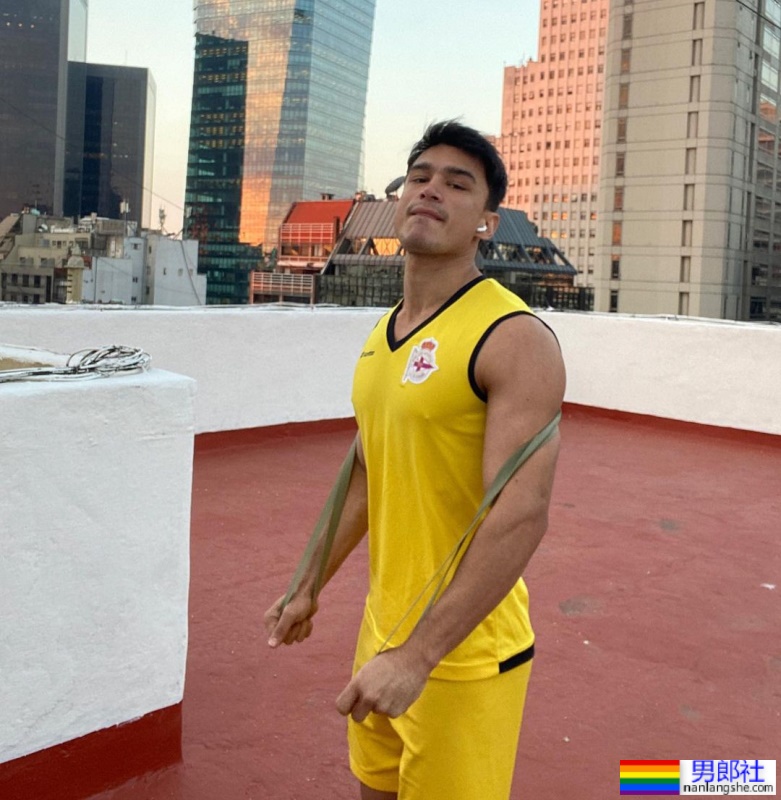 解放原始慾望！哥伦比亚狂野男模：Camilo Bran - 51虹马