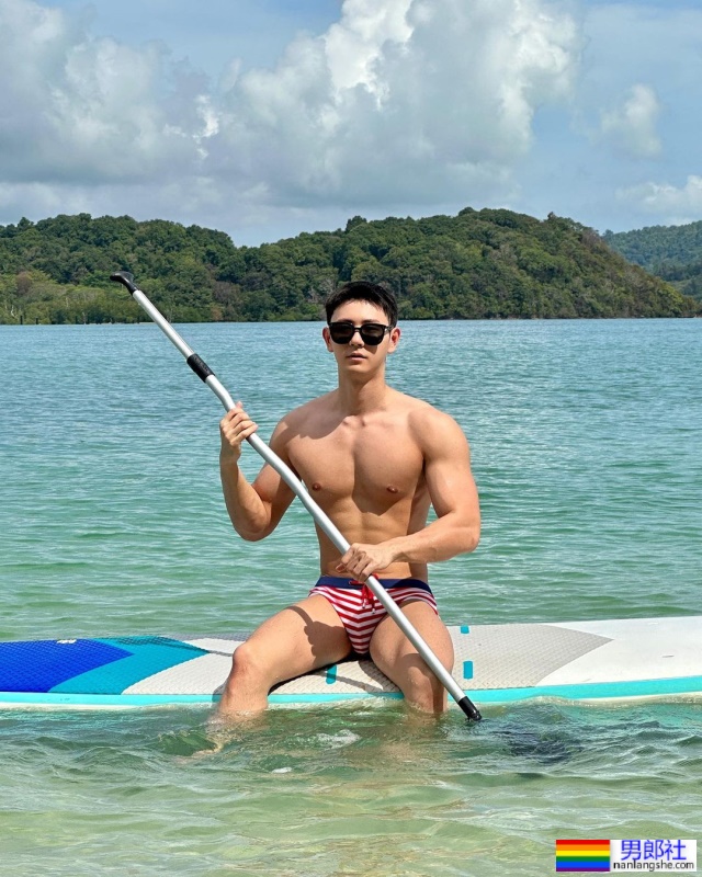 斯文又阳光的邻家男孩:Levin - 51虹马 斯文又阳光的邻家男孩:Levin - 51虹马