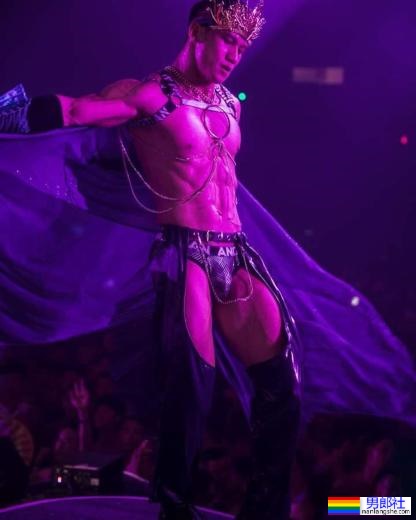 吃肉肉梦幻阵容！勐男网黄联手各国帅哥：Kenvin - 51虹马