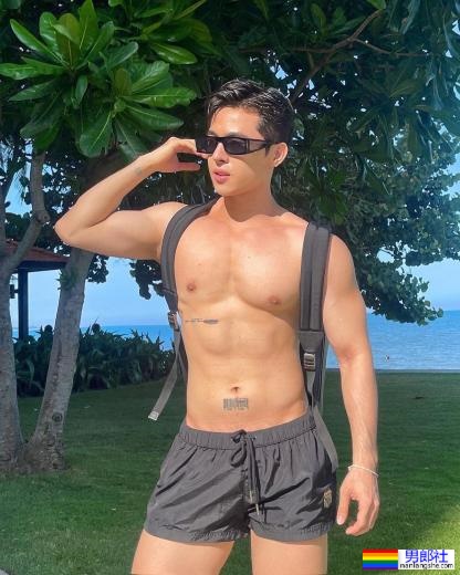 条码刺青炫腹！想「刷」一下越南潮男：Kyo Tran - 51虹马