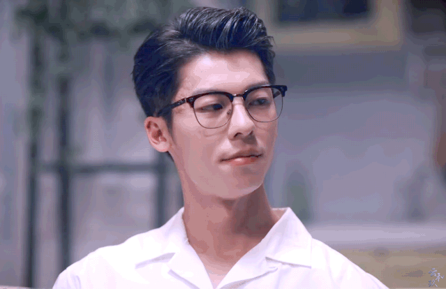 许光汉的屁股今天被看光了，网友直呼：这牺牲也太大了吧！ - 51虹马