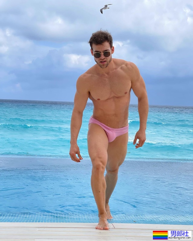 墨西哥电视剧小生下戏兼职 OnlyFans 秀大包! - 51虹马 墨西哥电视剧小生下戏兼职 OnlyFans 秀大包! - 51虹马