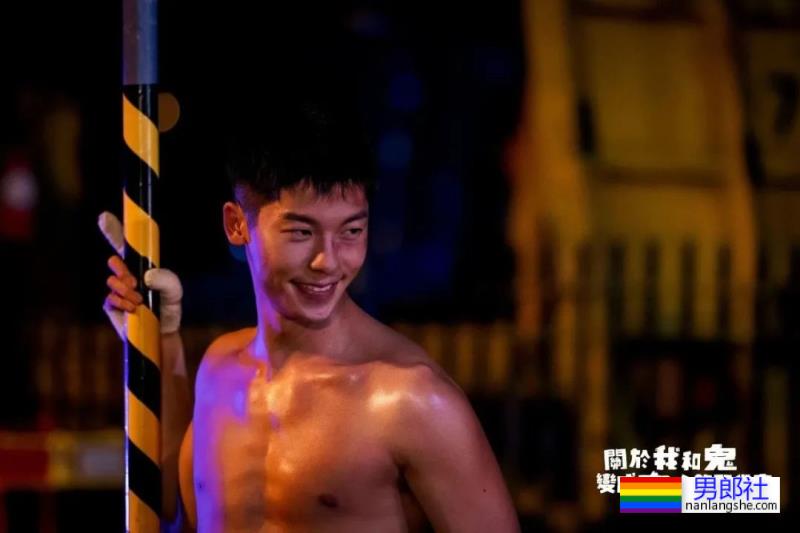 许光汉的屁股今天被看光了，网友直呼：这牺牲也太大了吧！ - 51虹马