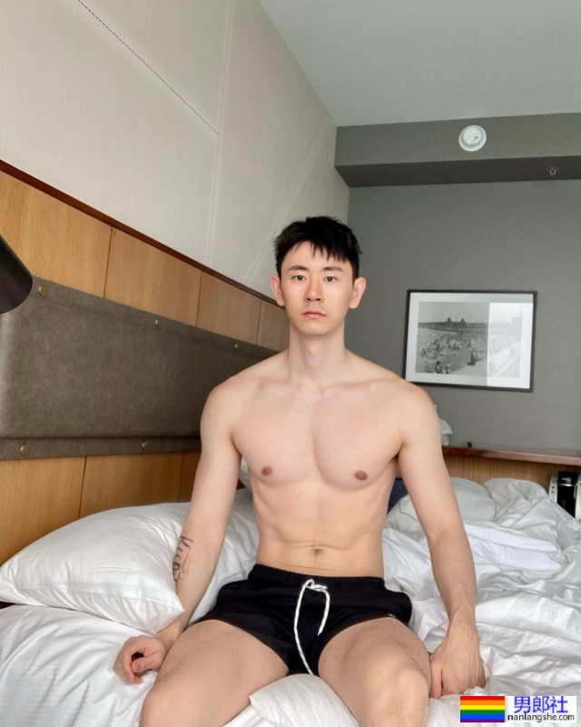 斯文又阳光的邻家男孩:Levin - 51虹马 斯文又阳光的邻家男孩:Levin - 51虹马