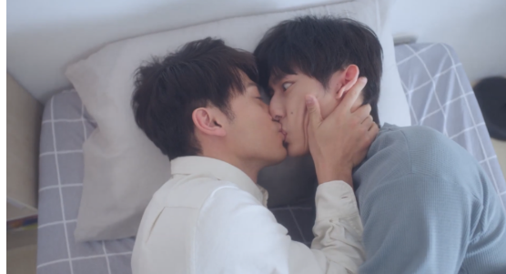 《奇迹》品学兼优的小白路上捡了受伤的黑道肌肉男 - 51虹马