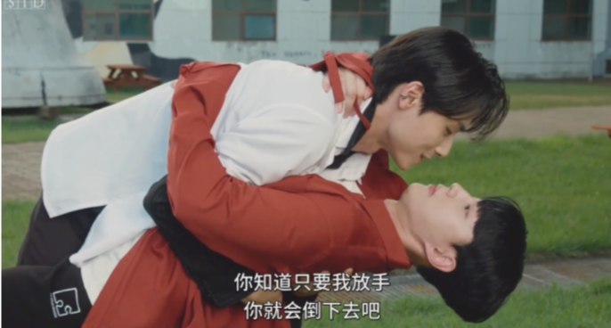 《缘来誓你》学校里的两个死对头谈恋爱了 - 51虹马