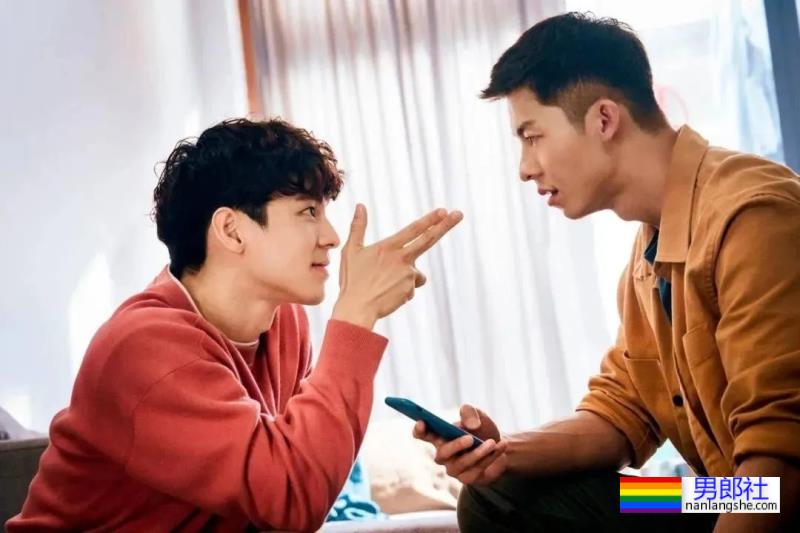 许光汉的屁股今天被看光了，网友直呼：这牺牲也太大了吧！ - 51虹马