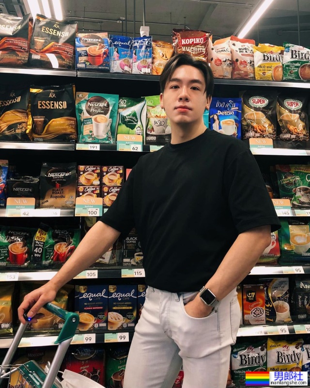 白皙鲜嫩的泰式椰奶肌:pete - 51虹马 白皙鲜嫩的泰式椰奶肌:pete - 51虹马