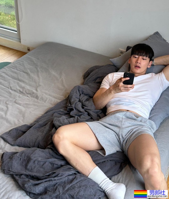 哥就是不爱看镜头！喜欢和哥儿们耍可爱的欧巴：Daolum - 51虹马