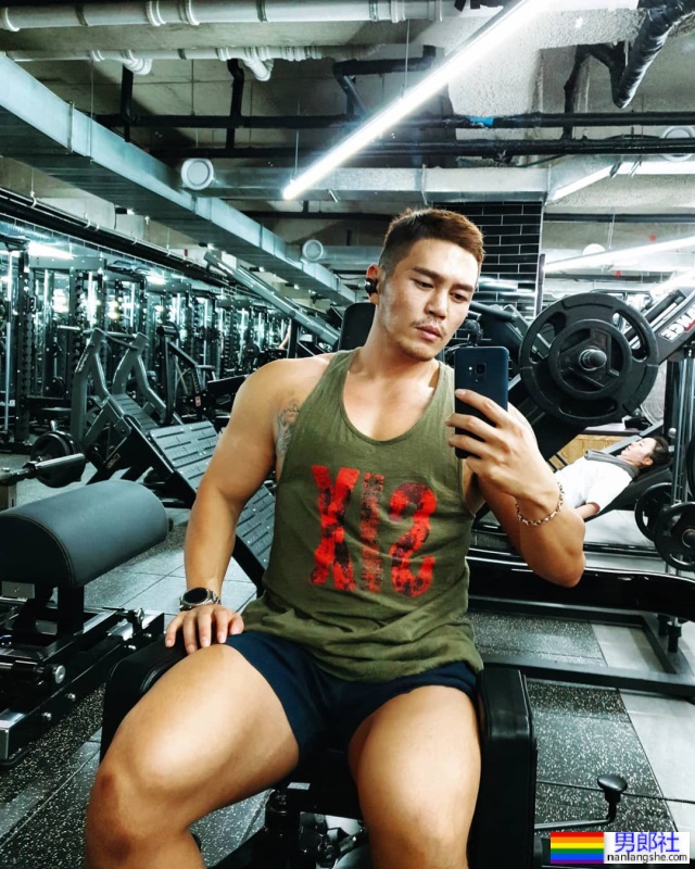 肌情四射洗剪吹！勐男欧巴髮型师：Tim park - 51虹马