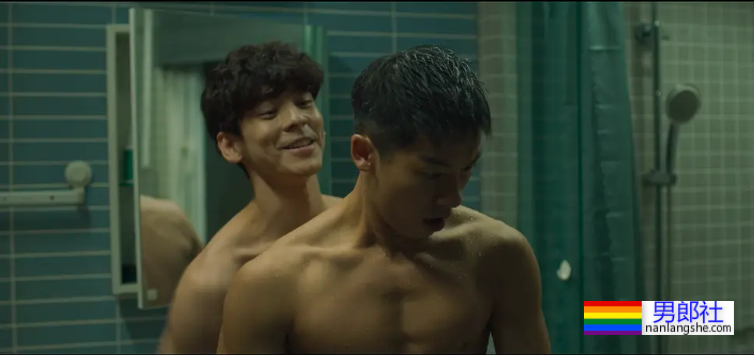 许光汉的屁股今天被看光了，网友直呼：这牺牲也太大了吧！ - 51虹马