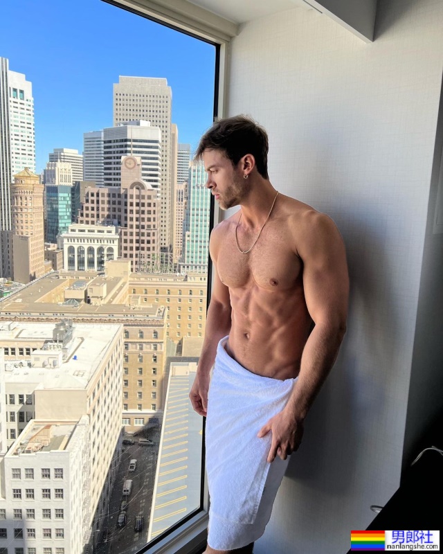 墨西哥电视剧小生下戏兼职 OnlyFans 秀大包! - 51虹马 墨西哥电视剧小生下戏兼职 OnlyFans 秀大包! - 51虹马