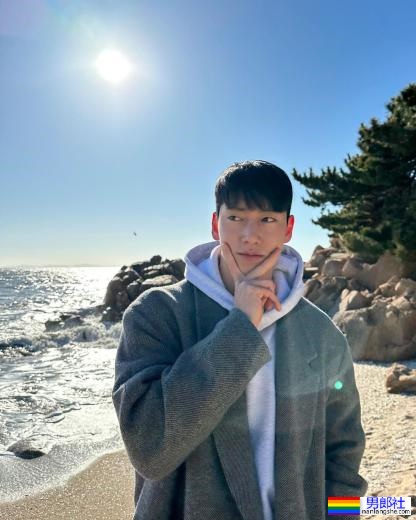 哥就是不爱看镜头！喜欢和哥儿们耍可爱的欧巴：Daolum - 51虹马