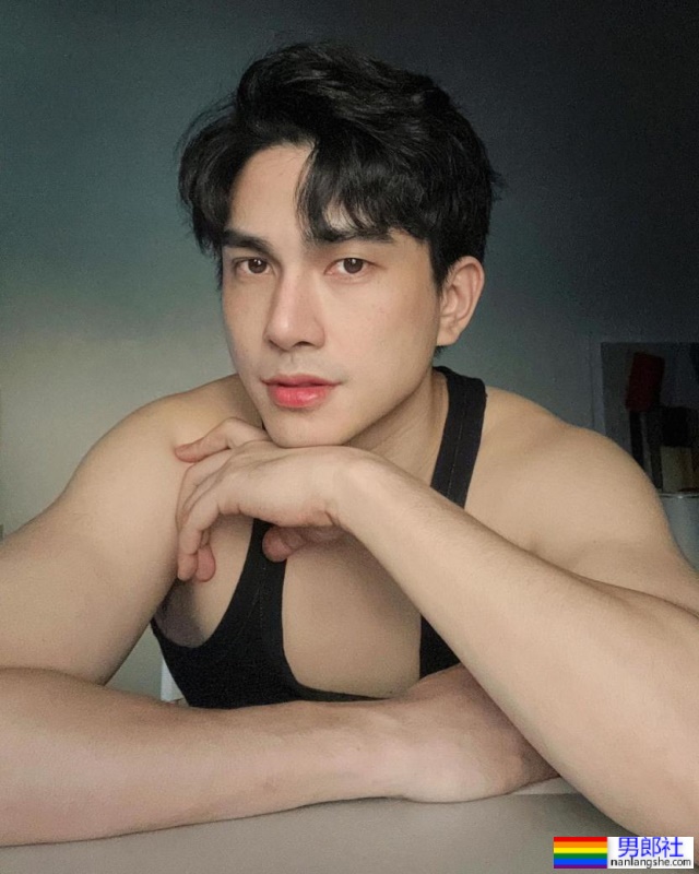 明星御用髮型设计师！没有防晒乳活不下去的男人：Jaime Sy - 51虹马