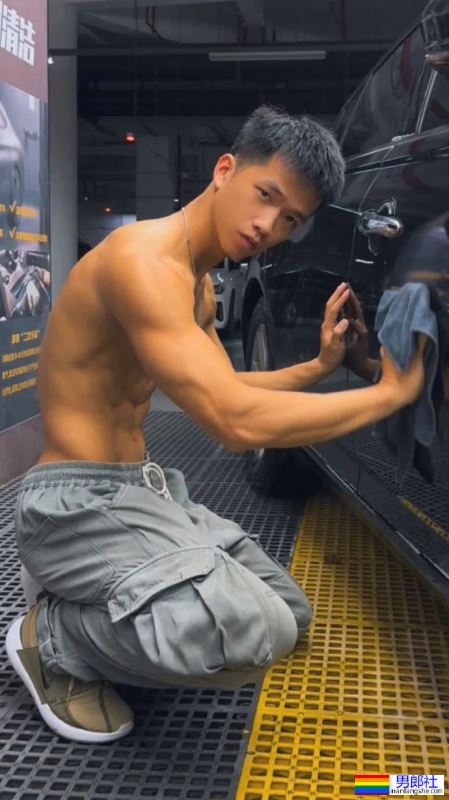 不穿衣服的肌肉司机，副驾你做不做？ - 51虹马