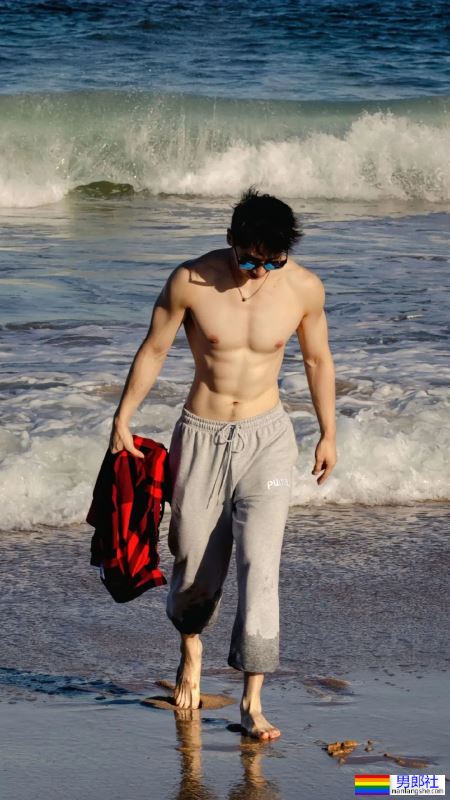 灰裤子果然是男人最性感的装备！ - 51虹马