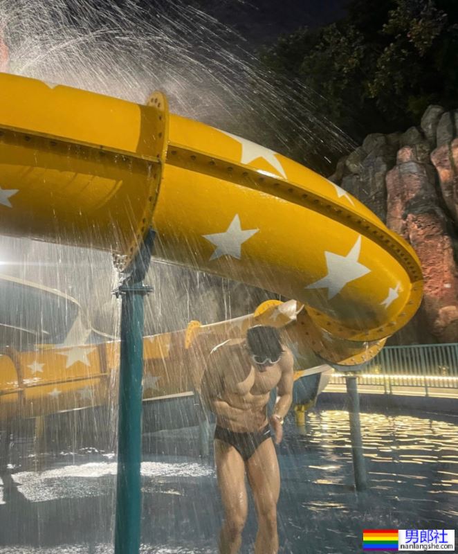 无法拒绝这样的泳裤小哥，太爱了！ - 51虹马