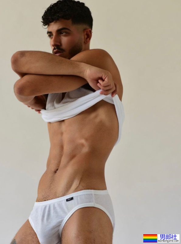 以色列歌手Ayal Mazaki把出柜心路变成一首歌：不希望有人跟我一样浪费10年生命 - 51虹马