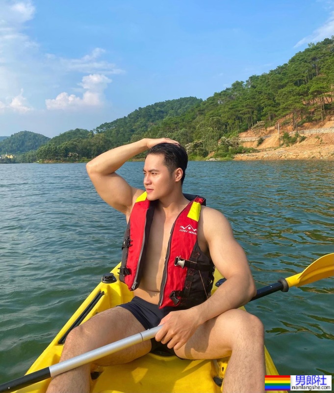 肌肉｜男上加男的多人运动！越南选美冠军：邓晓德 - 51虹马