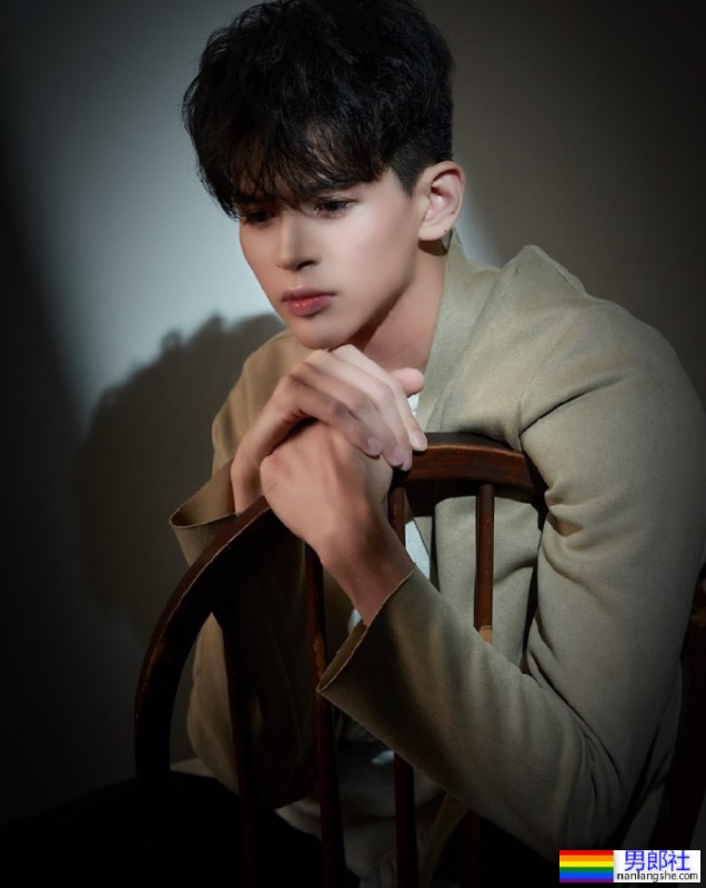 《HIStory》任祐成首曝「超帅男友正面照」！七夕放闪告白：让我们永远在一起 - 51虹马