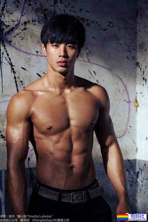 台大校草最新肌肉写真,网友:能好好穿裤子吗? - 51虹马 台大校草最新肌肉写真,网友:能好好穿裤子吗? - 51虹马