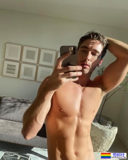 分手后各自精采！ 《酷男的异想世界》安东尼前男友大秀辣照宣传 OnlyFans - 51虹马